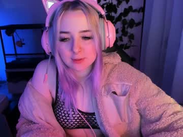 Cam for crow_mommy