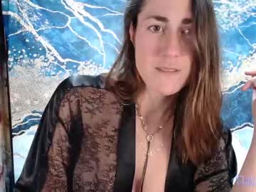 Cam for positively_lyla_