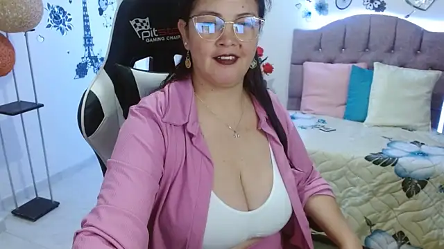 Stripchat sex cam _leilahot_